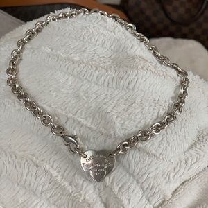 Tiffany’s heart necklace with chain.